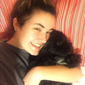 Meet your Posher, Chloe